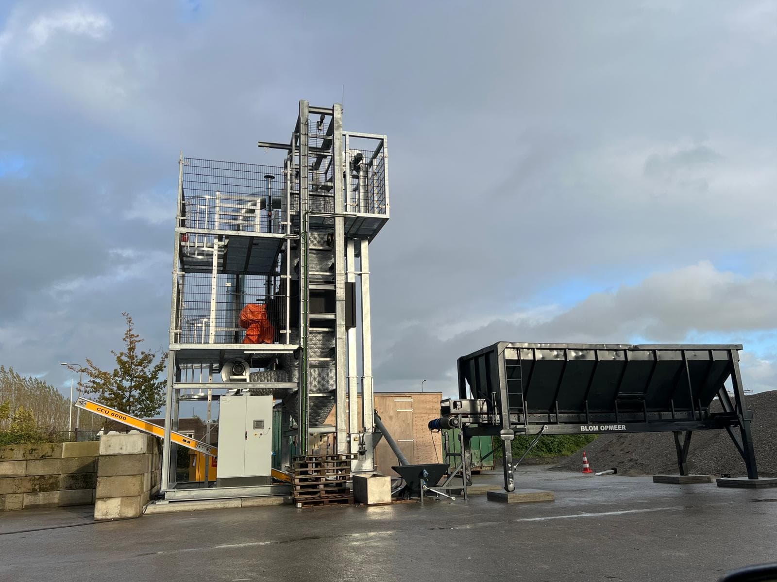 The Circular Concrete Machine.